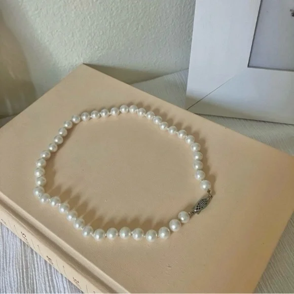 White Silver Pearl Necklace Vintage “Dove”  15” Marquise Fishhook Classic Simple - Picture 4 of 10